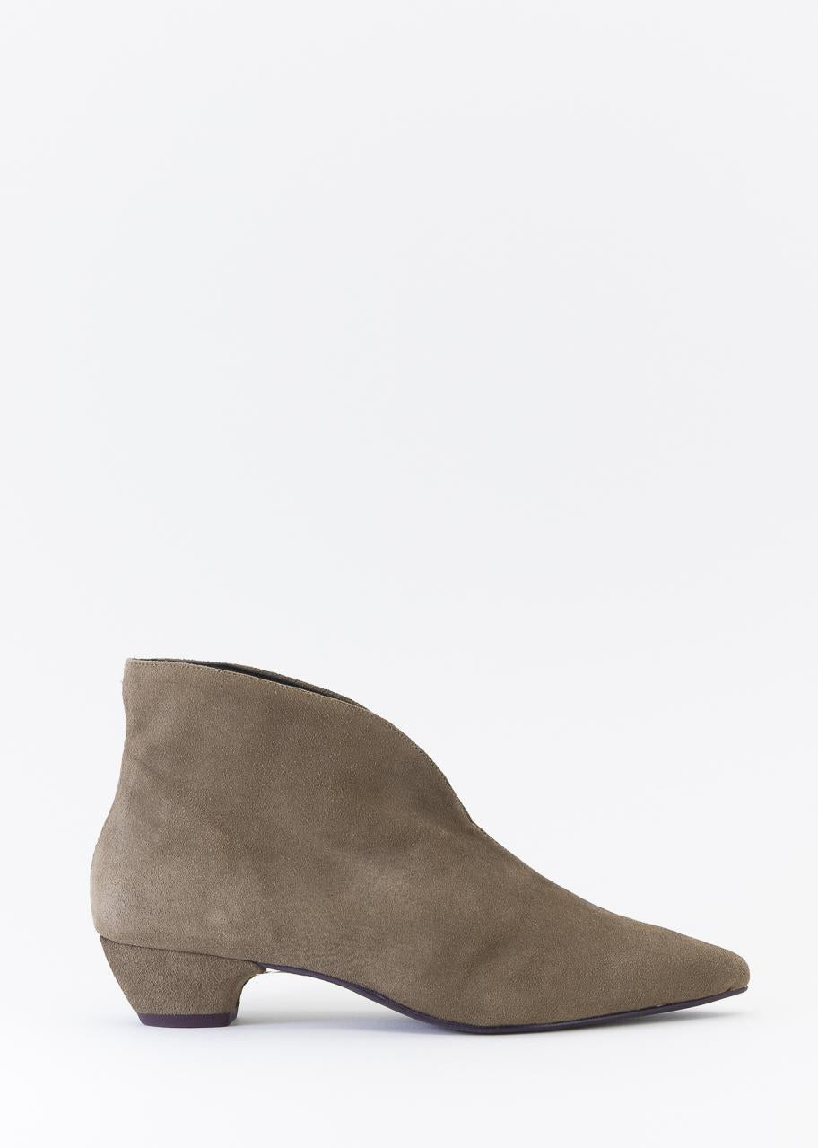 GABRIELA CAMEL ANTE