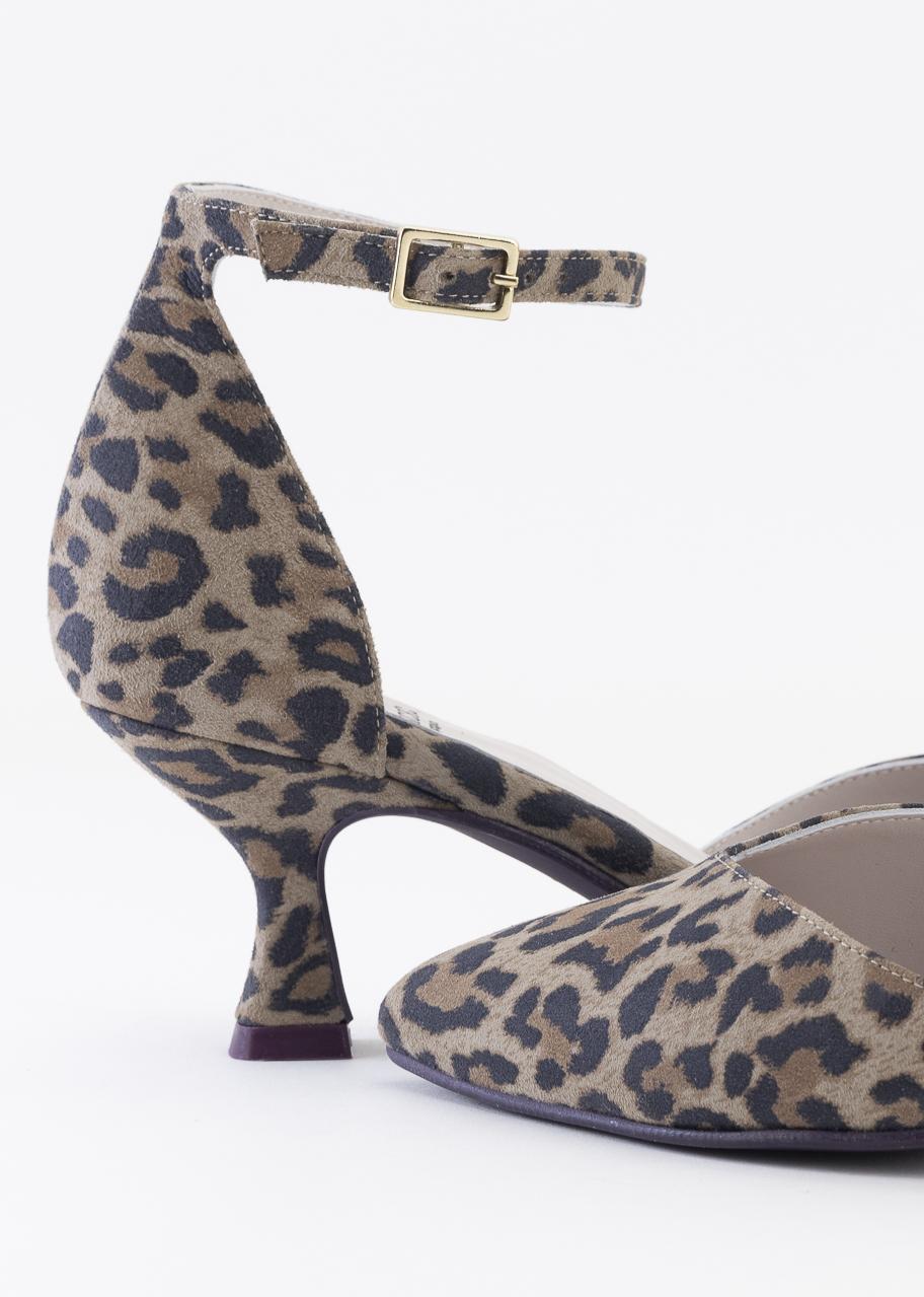 YAIZA CAMEL LEO