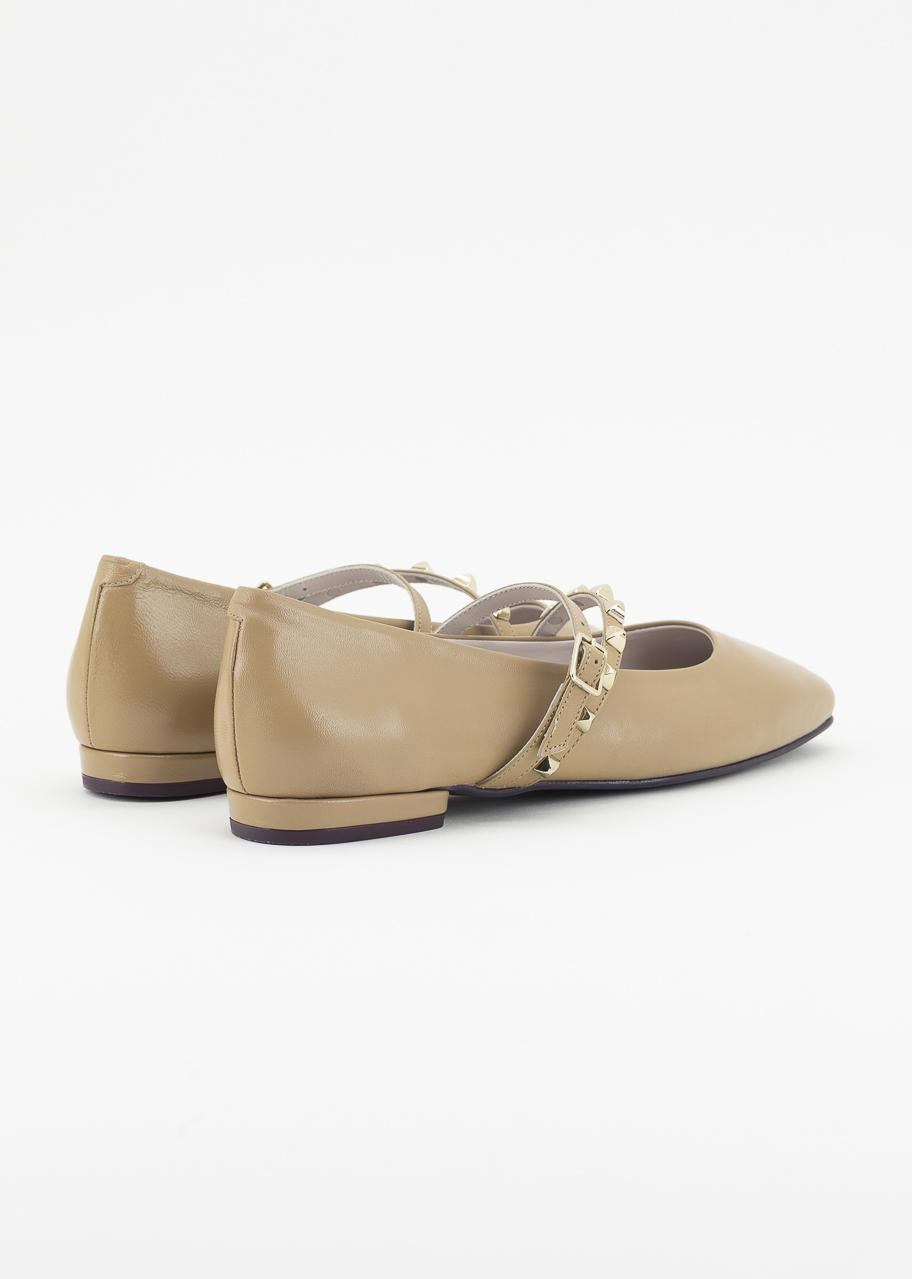 CLAUDIA CAMEL ESENCIAL