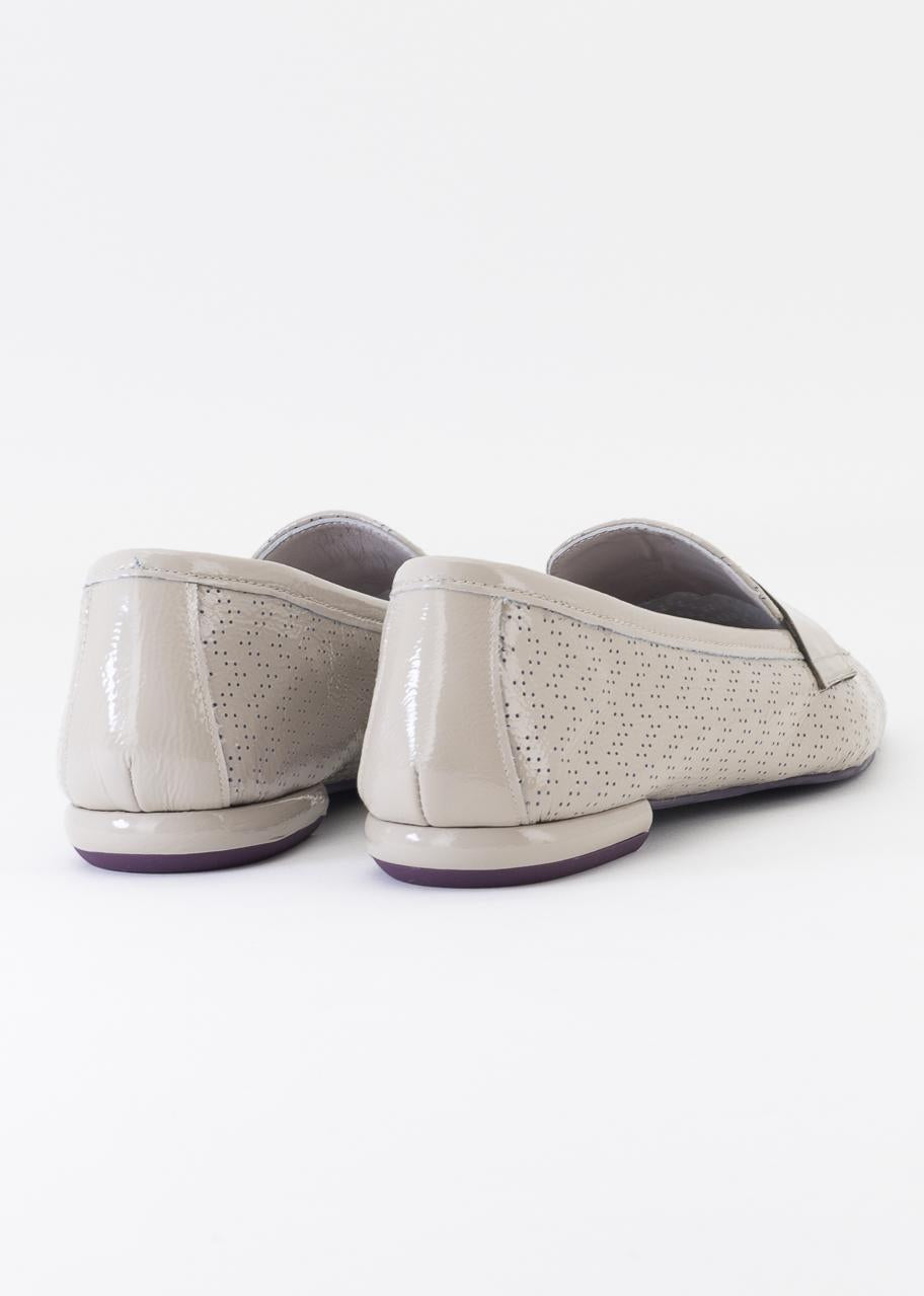 RITA BEIGE PERFORADO