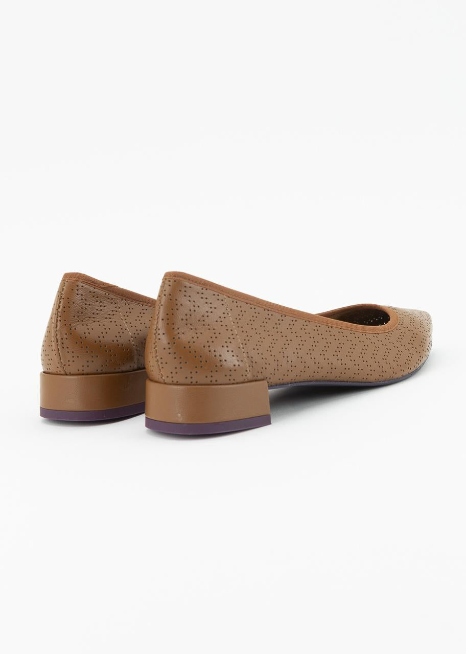 GRETA CAMEL PERFORADO