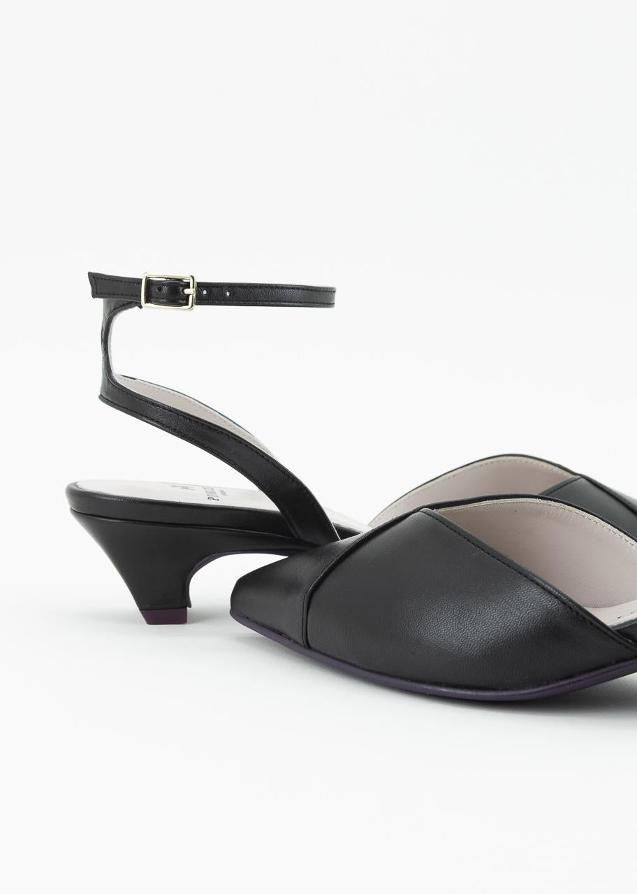 ADELA NEGRO ESENCIAL