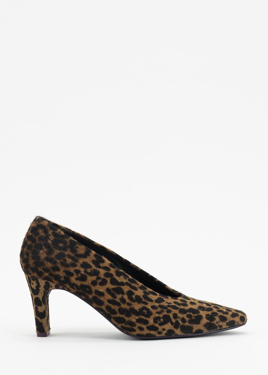 RENATA CAMEL LEO