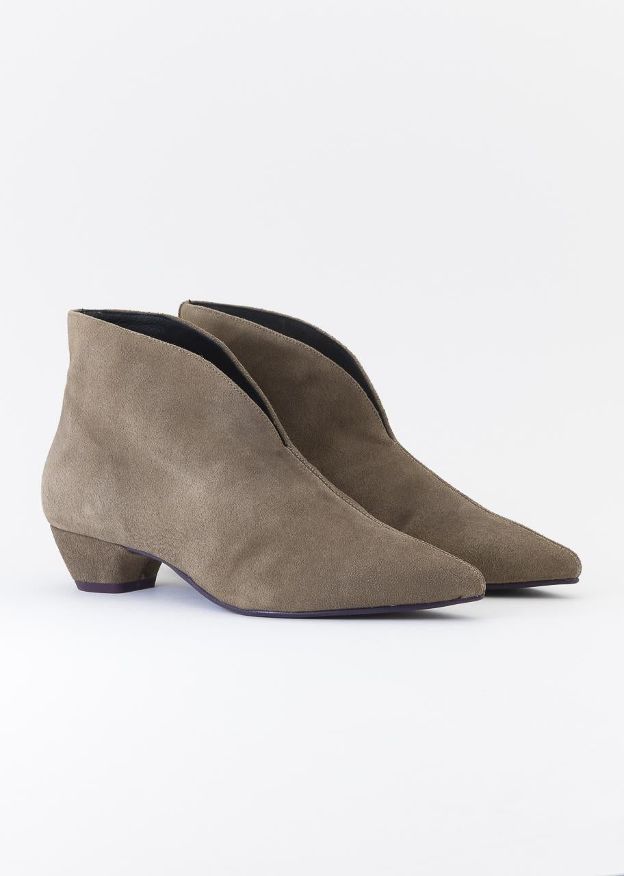 GABRIELA CAMEL ANTE