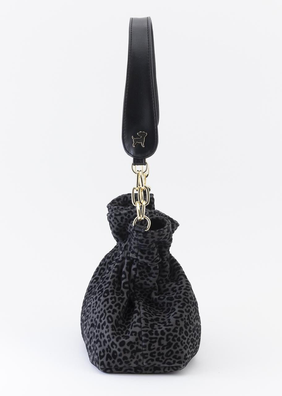 KAREN NEGRO LEO