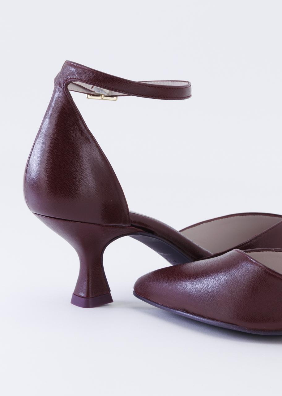 YAIZA BURDEOS ESENCIAL