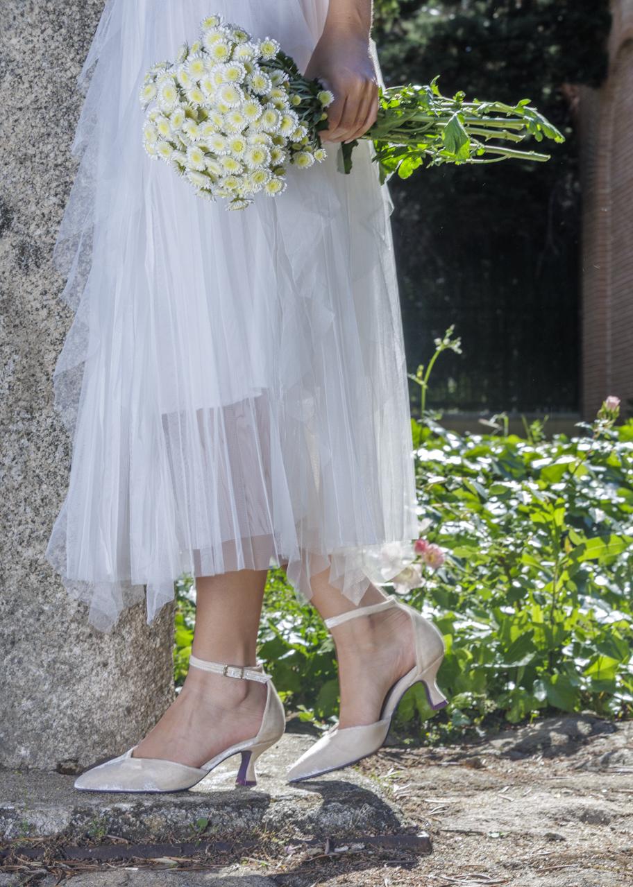 YAIZA BEIGE TERCIOPELO
